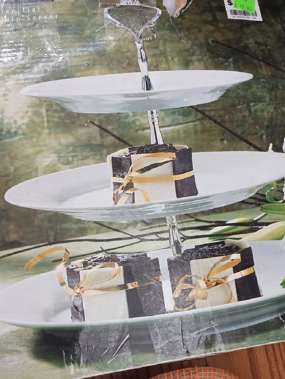 Three-Tier White Porcelain Serving Stand - Elegant Dessert & Buffet Display - Picture 2 of 2